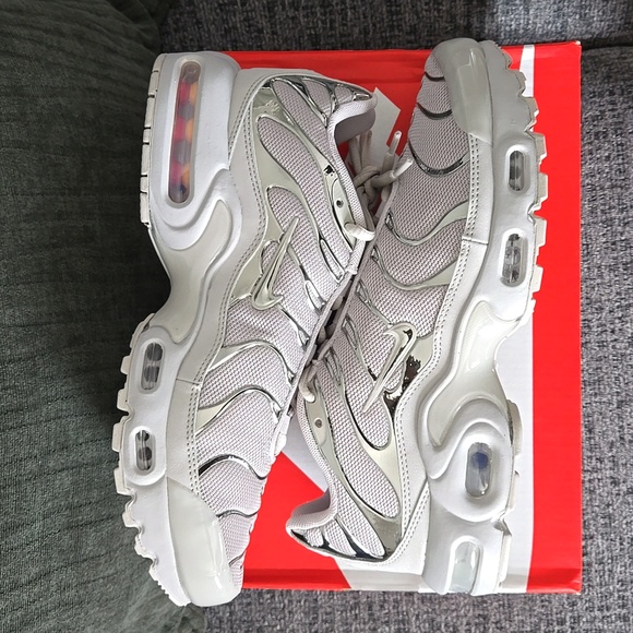 New Nike Air Max Plus - Picture 5 of 7